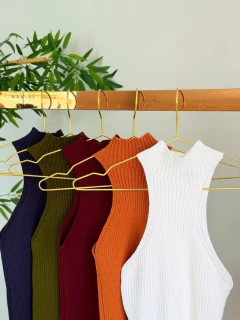 Blusa Tricô Gola Alta Off White Rubi na internet