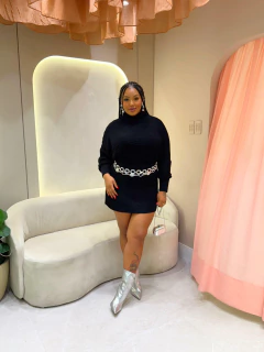 Conjunto Tricô Blusa Saia Preto Lore na internet