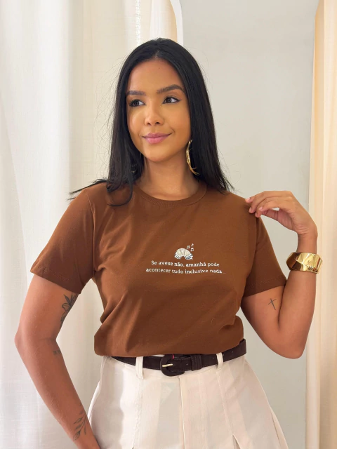 T-Shirt Se Avexe Não Marrom Ju - comprar online