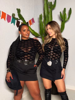 Shortsaia Linho Preto Evy na internet