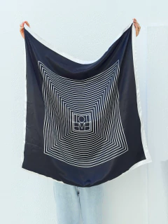 Lenço em Cetim Preto Geométrico na internet