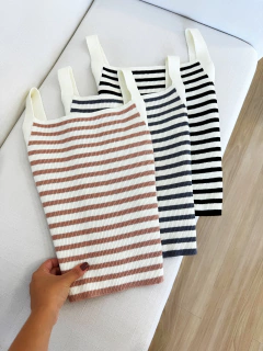 Blusa em tricô modal listrada offwhite e nude Diana - loja online