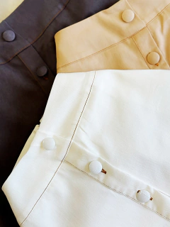 Shortsaia Botões Frontal Cinza Camila - comprar online