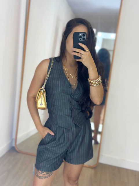 Conjunto Colete Short Cinza Stela
