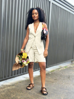 Conjunto Colete Bermuda Off White Janaína - Donna Fashionista - AmoDF