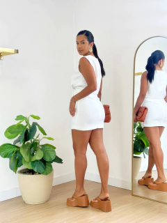 Conjunto Blusa Saia Off White Flor na internet