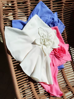 Blusa Assimetrica Off White Vitória na internet