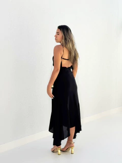 Vestido Assimétrico Andréia na internet