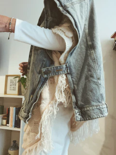 Imagen de Ponchito Chaleco Denim PHARRELL