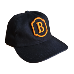 Boné Fechado Preto com Logo Laranja - comprar online
