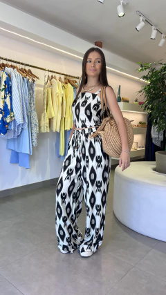 COJUNTO MARCELLA PRETO na internet