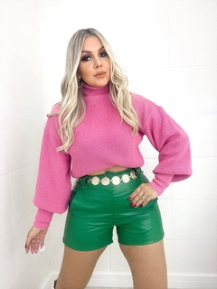 Shorts couro verde na internet