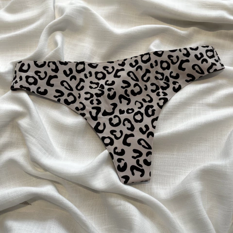 Less Seamless Aire Print - comprar online