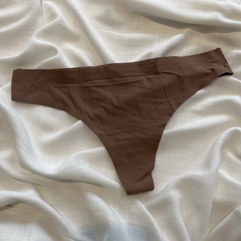 Less Seamless Aire Chocolate - comprar online