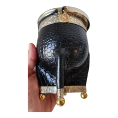 Mate Maradoneano cuero crocco en internet