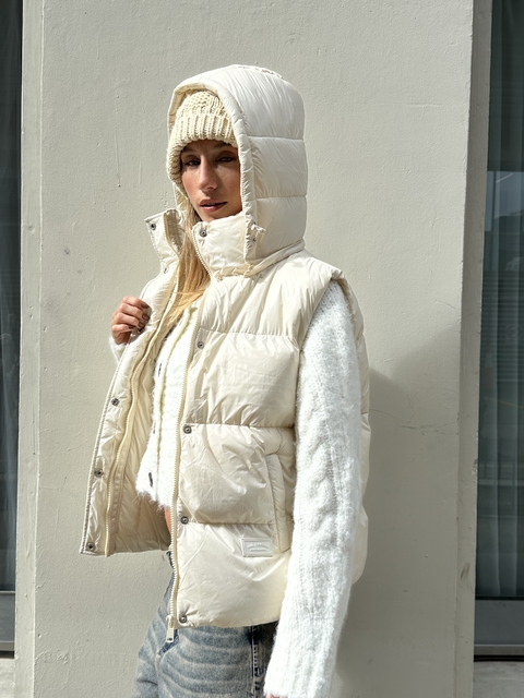 Chaleco puffer off white - comprar online
