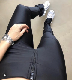 Calça Prada na internet