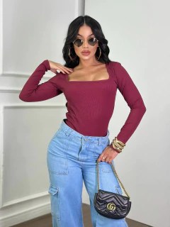 Body Celeste na internet