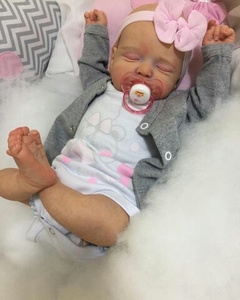 Bebê Reborn Rosalie Menina na internet