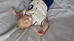 Bebê Reborn Levi Dormindo Cabelinho Pintado - Taty Reborn