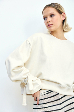 Buzo Sara Off White - MIKSON
