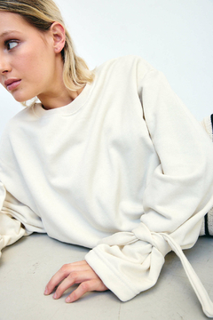 Buzo Sara Off White - MIKSON