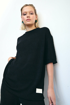 Remera Chloe Negra en internet