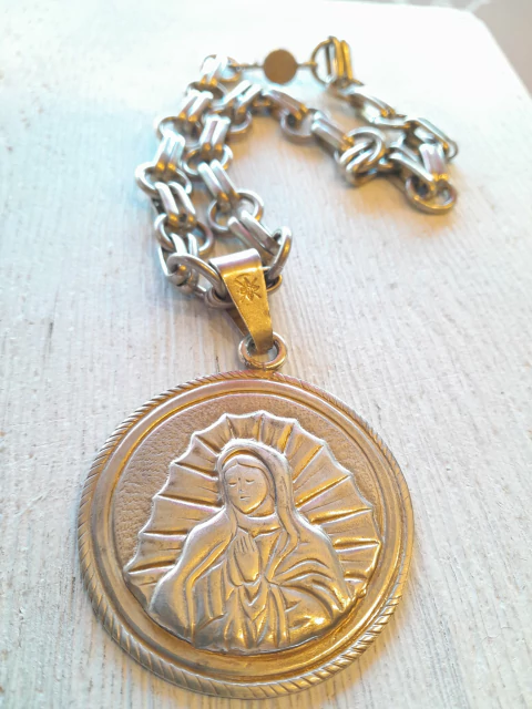 Collar Virgen Guadalupe Grande