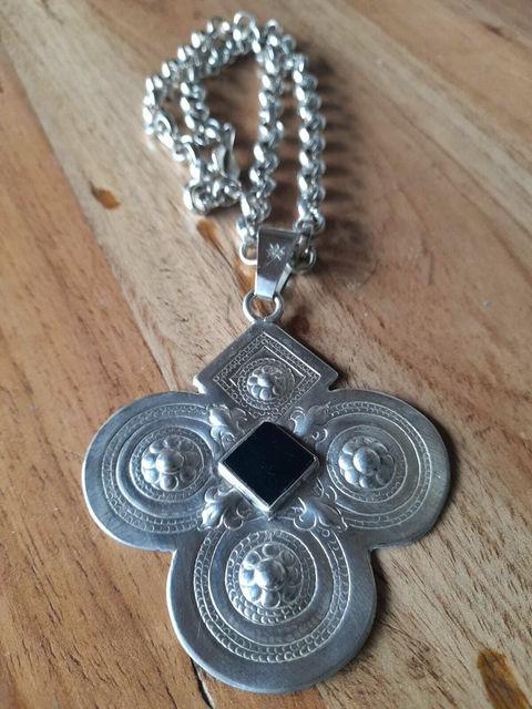 Collar Amanecer Negro