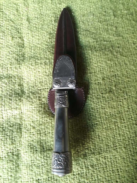 Cuchillo verijero
