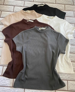 Blusa Hee na internet