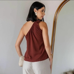 Blusa Fivela na internet