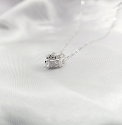 Collar Milenium en internet