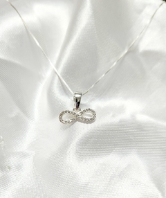 Collar Infinito Cubic