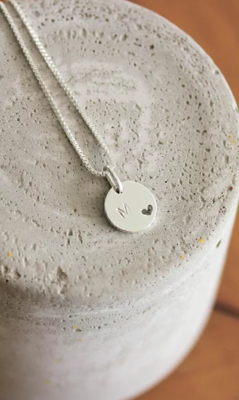 Collar con medalla Corazón personalizada