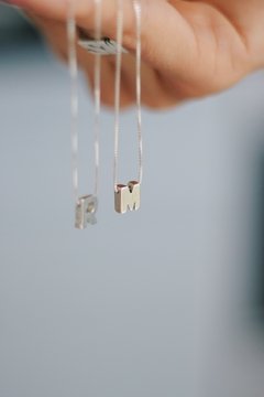 Collar Personalizado con Inicial Pasante