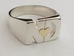 Anillo sello con 2 iniciales con corazón