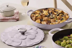 Imagem do CAÇAROLA BUFFET SIGNATURE PETAL SHALLOT 26cm - Le Creuset