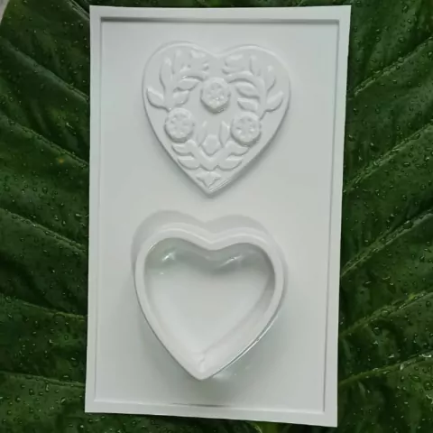 Placa Pvc Alajero Corazon con Flores - 460B