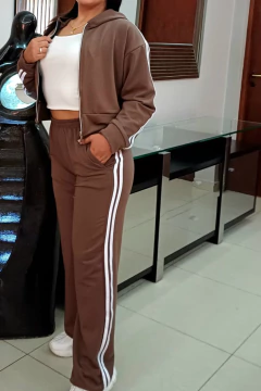 CONJUNTO JOGGER BERLIN 2 RAYAS en internet