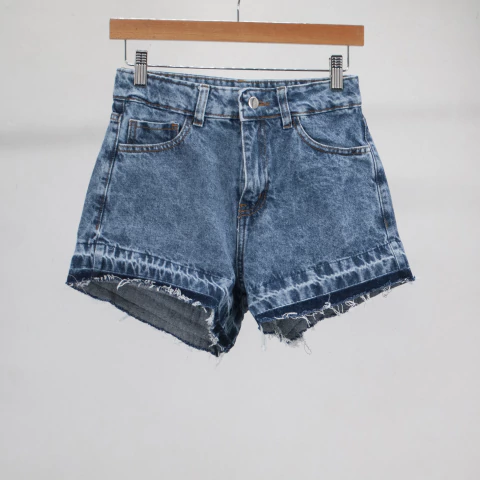 Short Nevado Ruedo Descosido