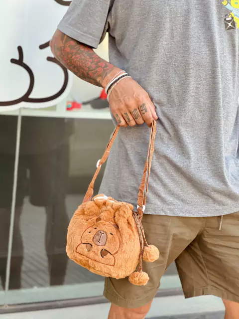 Bucket Bag Peluche Capy 25Cm