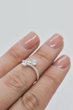 Anillo cruzado con cubic - comprar online