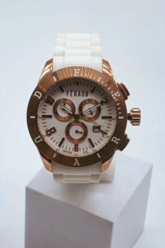 RELOJ FERAUD