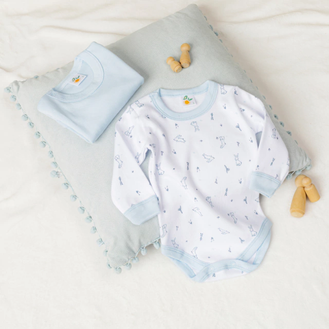 121620 Body francés con broche