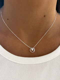 Collar circulo y donita en internet