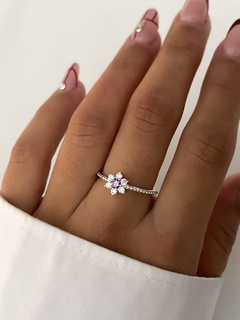 Anillo flor blanca y violeta