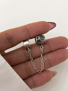 cadena de seguridad flores y liso
