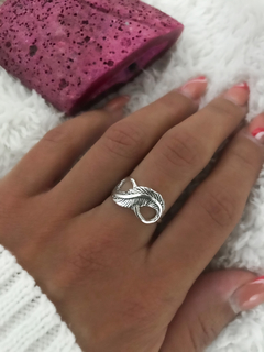 Anillo infinito con pluma - comprar online