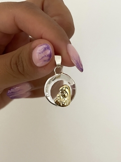 Dije cristal con Virgen niña